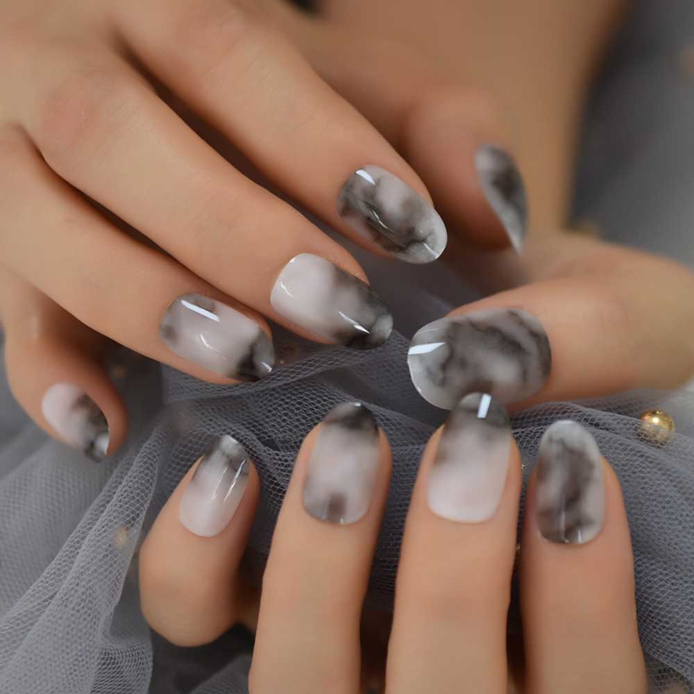Thiết kế mẫu nail với sự chuyển màu độc đáo